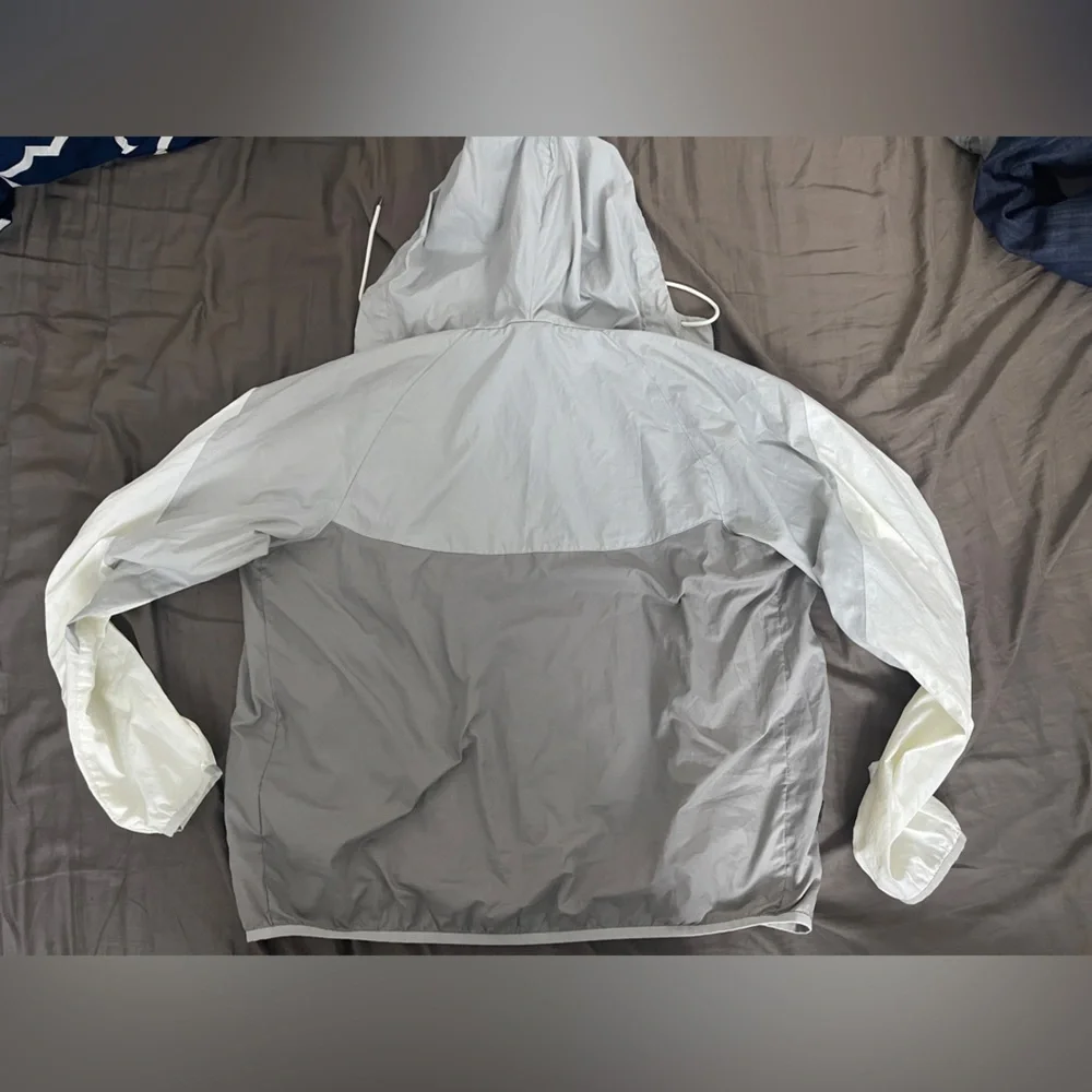 Men's Nike Gray and White Hooded Windbreaker - Picture 2 of 4